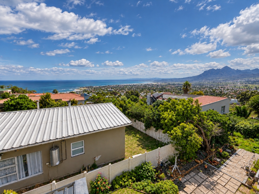 3 Bedroom Property for Sale in Mountainside Western Cape